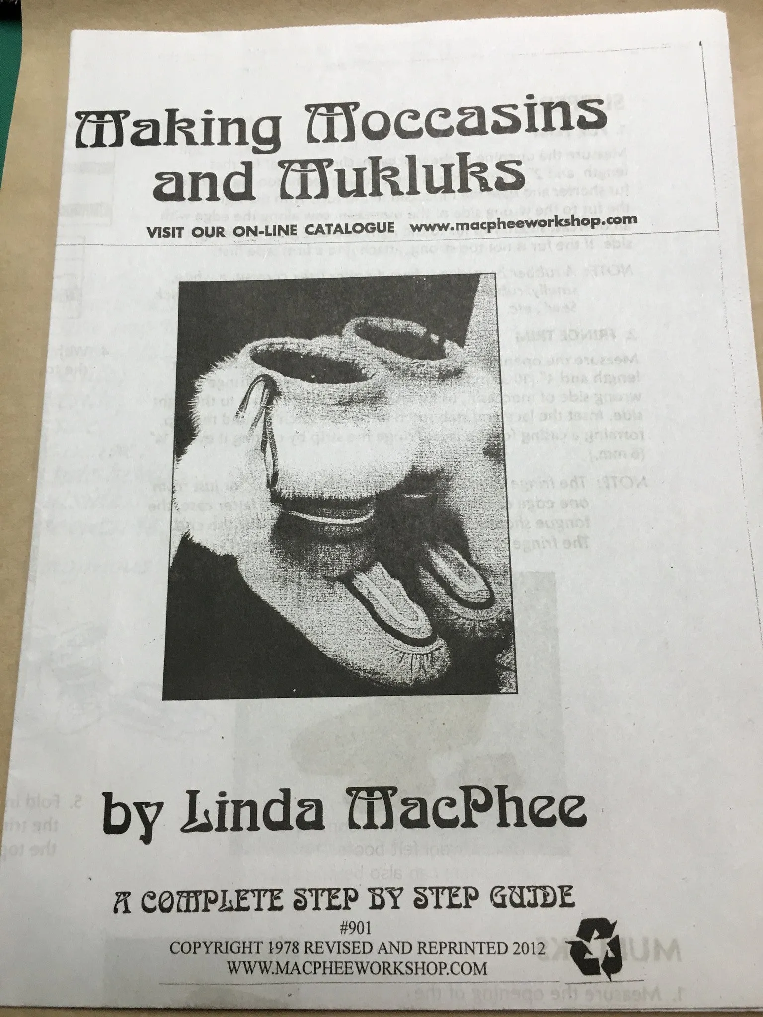 #901 MAKING MOCCASINS AND MUKLUKS BY LINDA MACPHEE