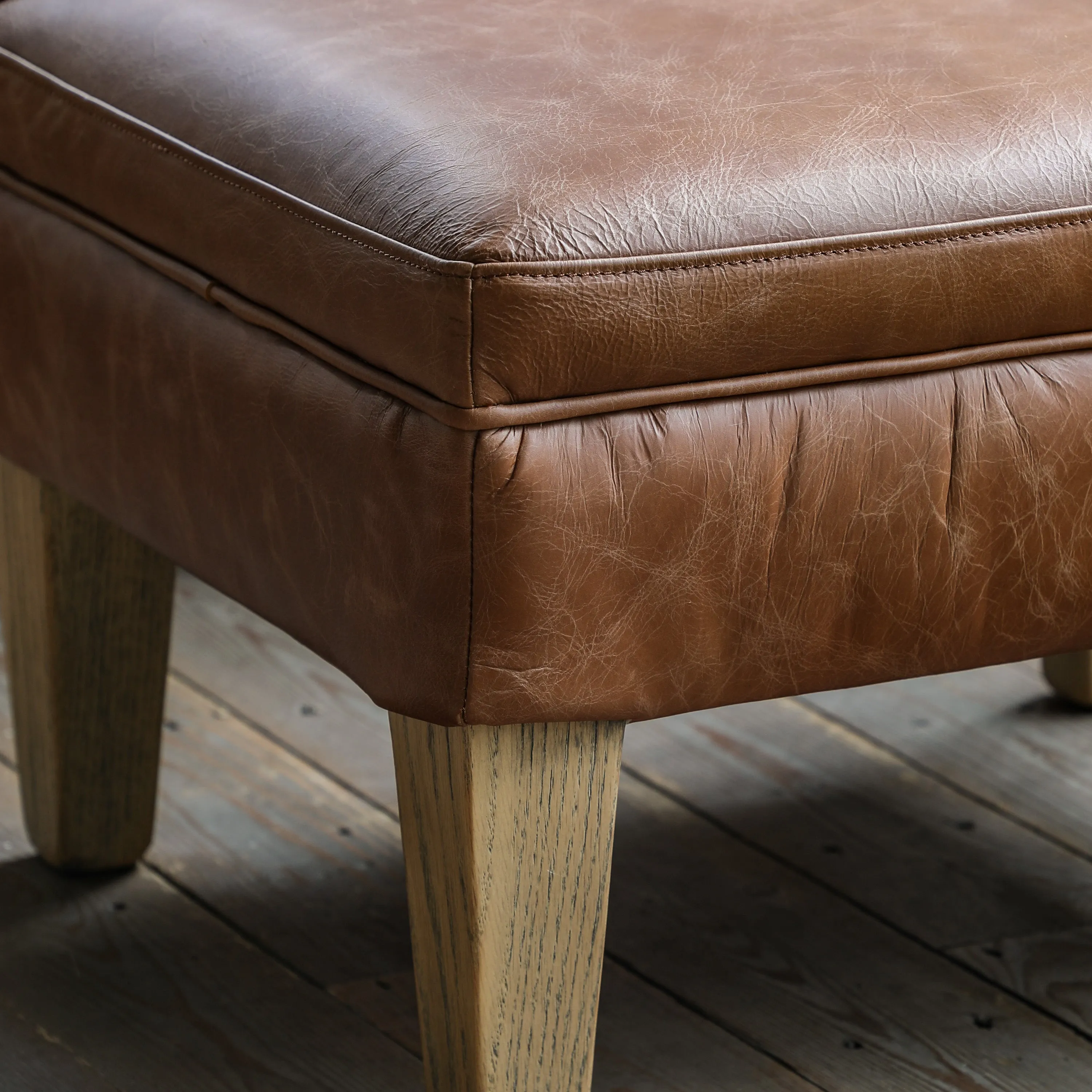 Amos Mr. Paddington Stool Vintage Brown Leather