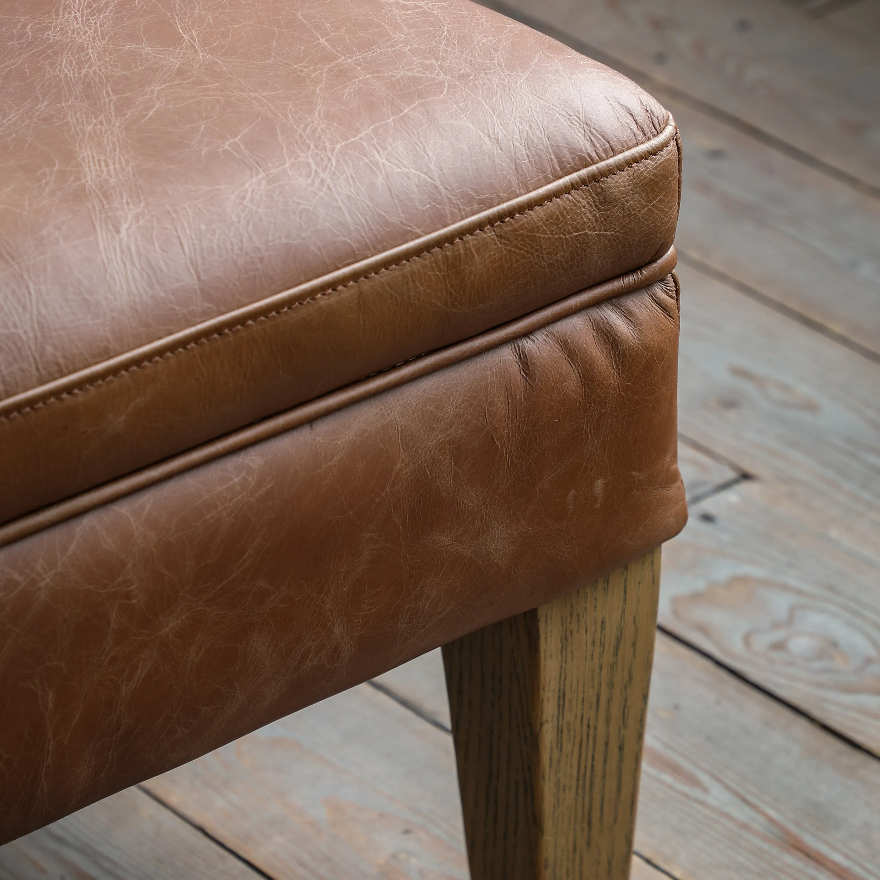 Amos Mr. Paddington Stool Vintage Brown Leather
