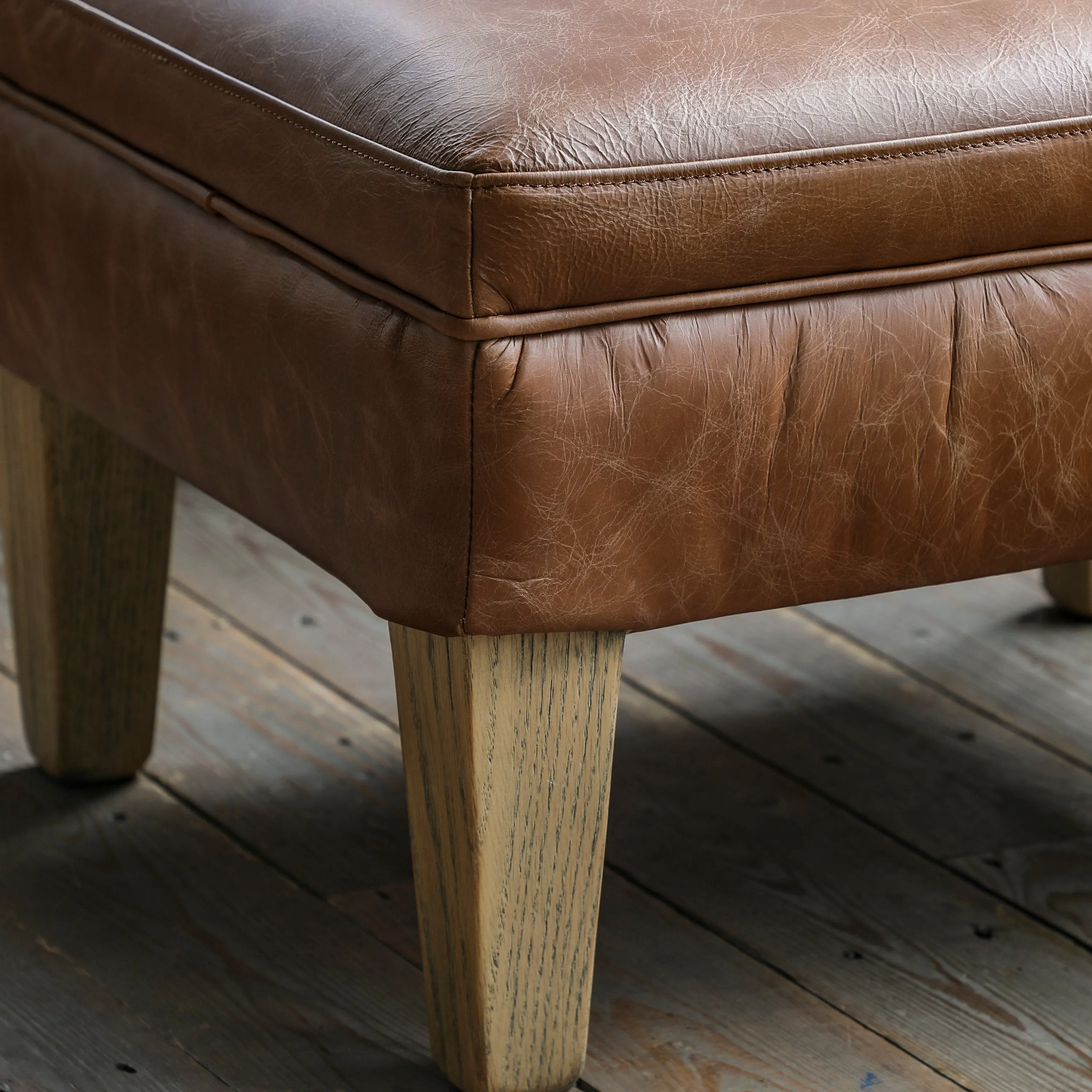 Amos Mr. Paddington Stool Vintage Brown Leather
