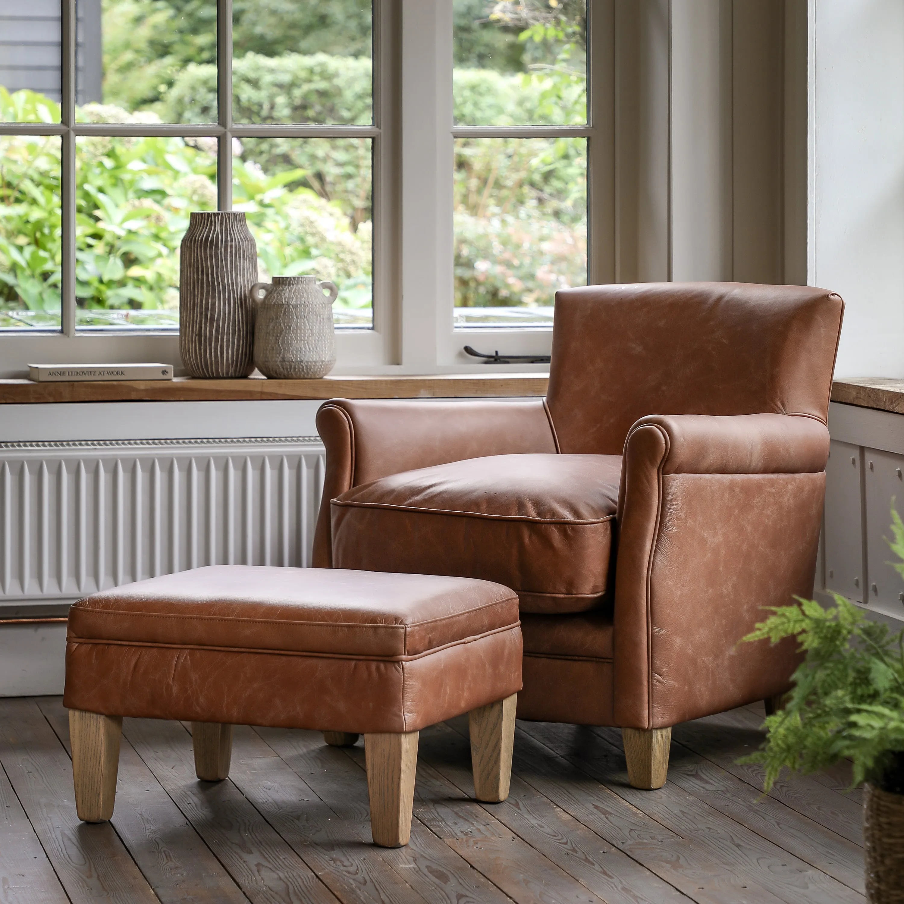 Amos Mr. Paddington Stool Vintage Brown Leather