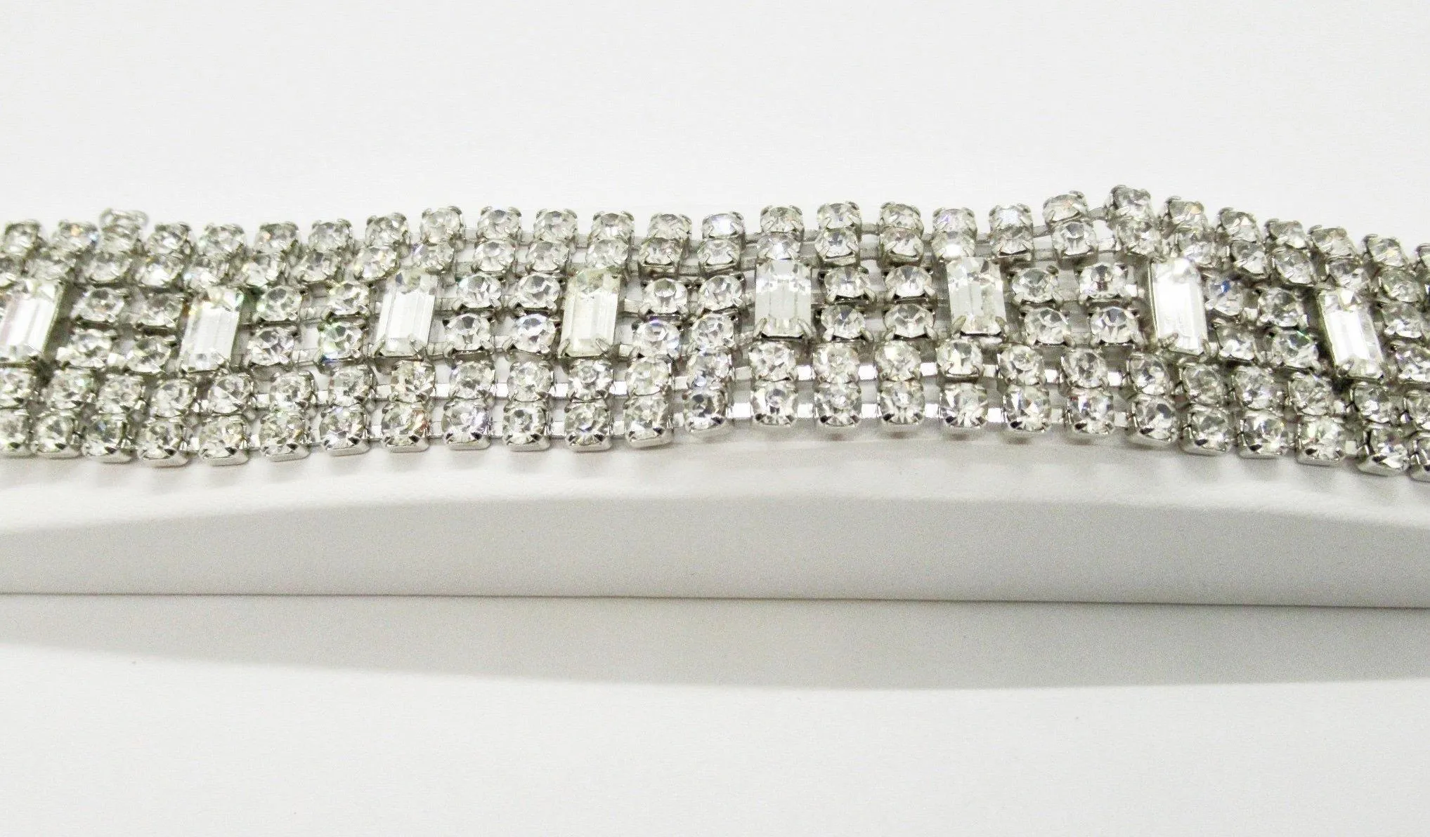 Glamorous Six Row Vintage Weiss Rhinestone Bracelet