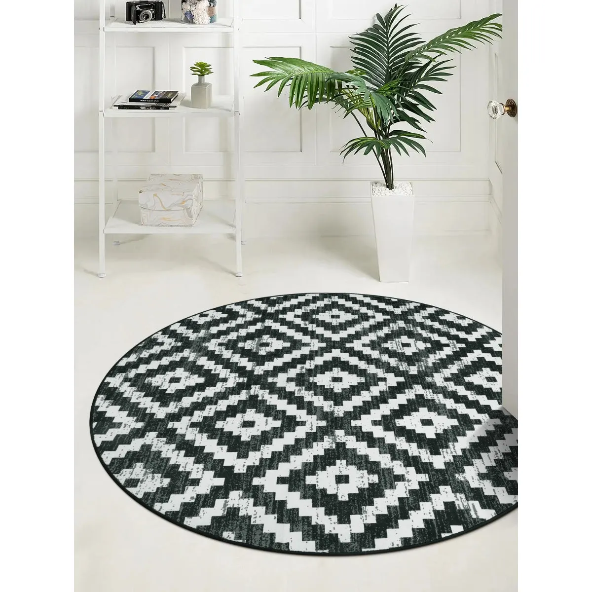 Joanne Modern Moroccan Geometric Kilim Black Rug