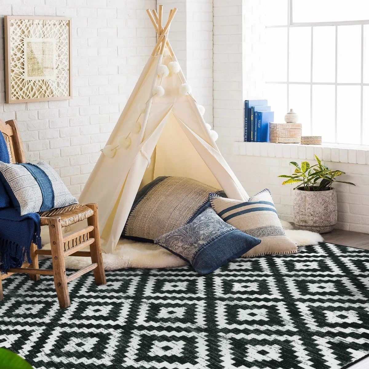 Joanne Modern Moroccan Geometric Kilim Black Rug