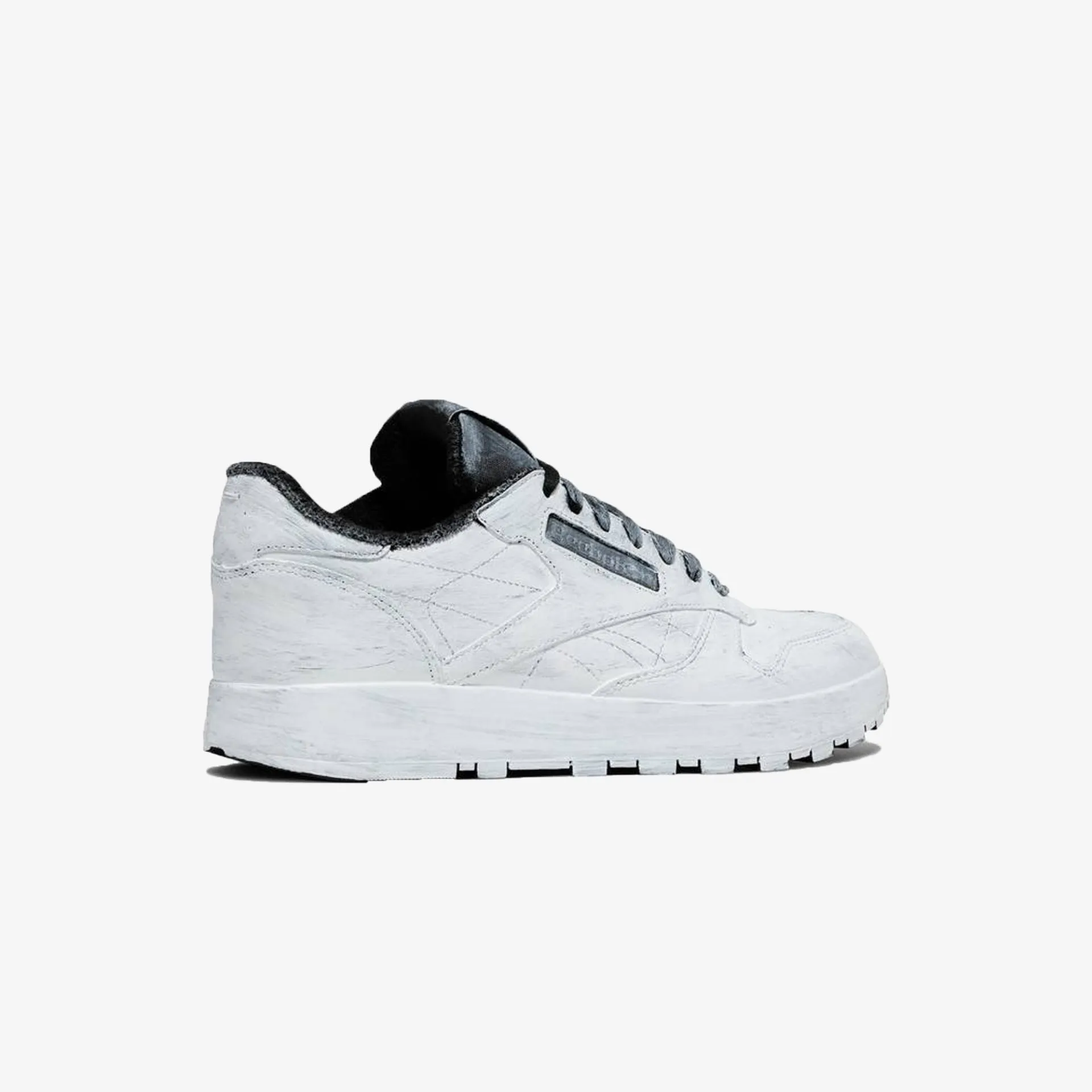 Reebok | PROJECT 0 CL  { BLACK/WHITE/BLACK